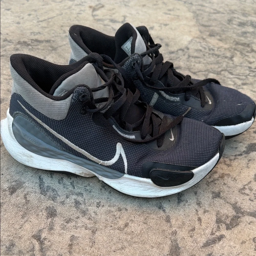Nike Black and Gray Men's Training Sneakers